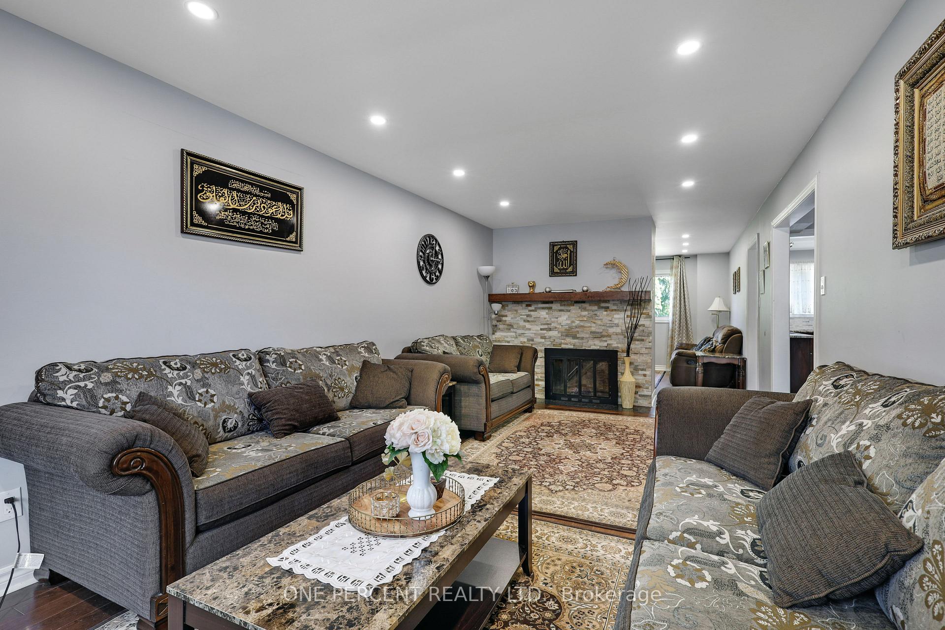 Photo 9 of 906 Cahill Drive W, Ottawa, Hunt Club — HOMEH