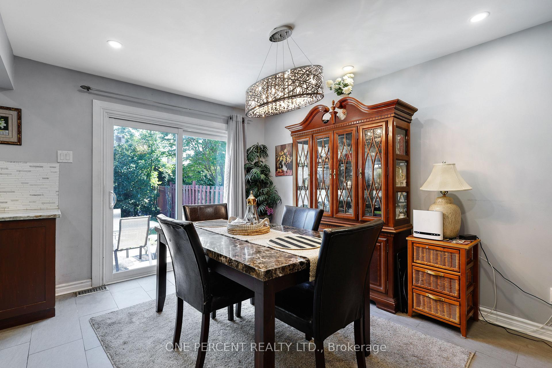 Photo 15 of 906 Cahill Drive W, Ottawa, Hunt Club — HOMEH