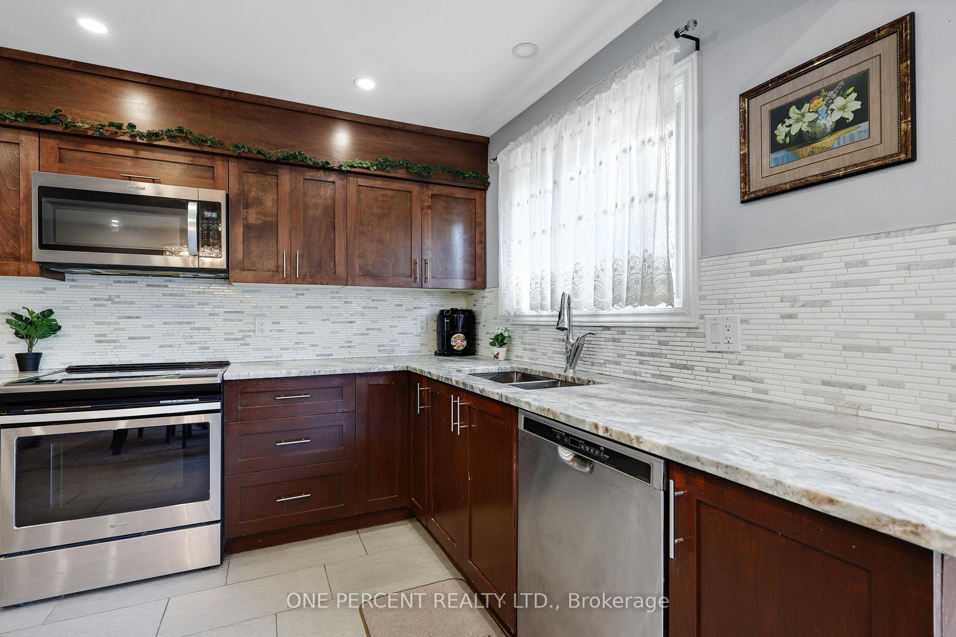Photo 16 of 906 Cahill Drive W, Ottawa, Hunt Club — HOMEH