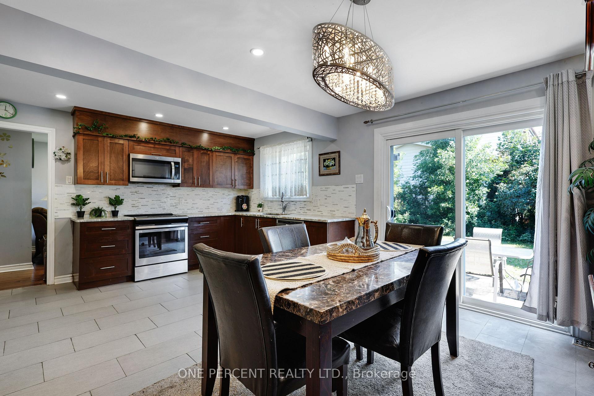 Photo 19 of 906 Cahill Drive W, Ottawa, Hunt Club — HOMEH