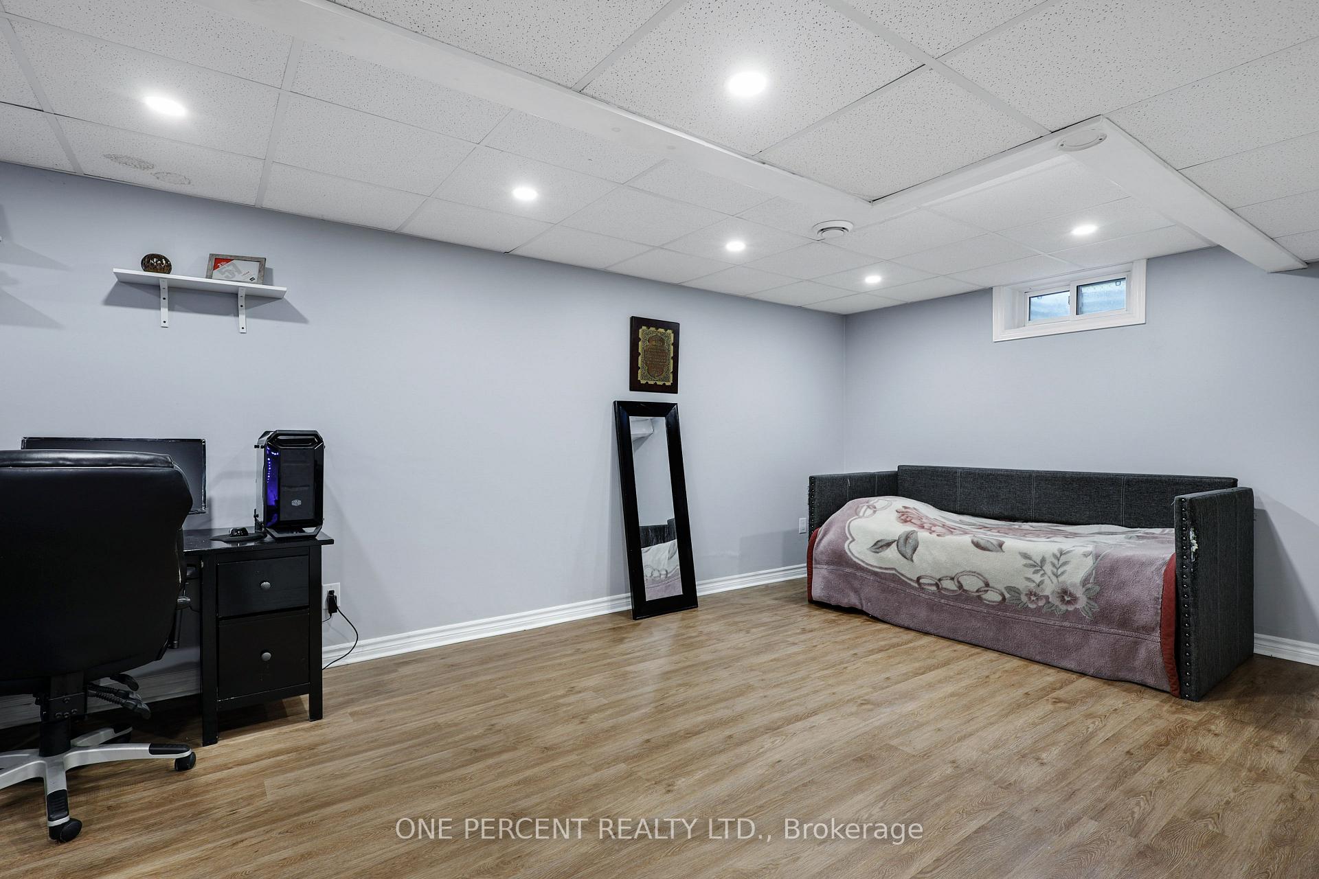 Photo 26 of 906 Cahill Drive W, Ottawa, Hunt Club — HOMEH