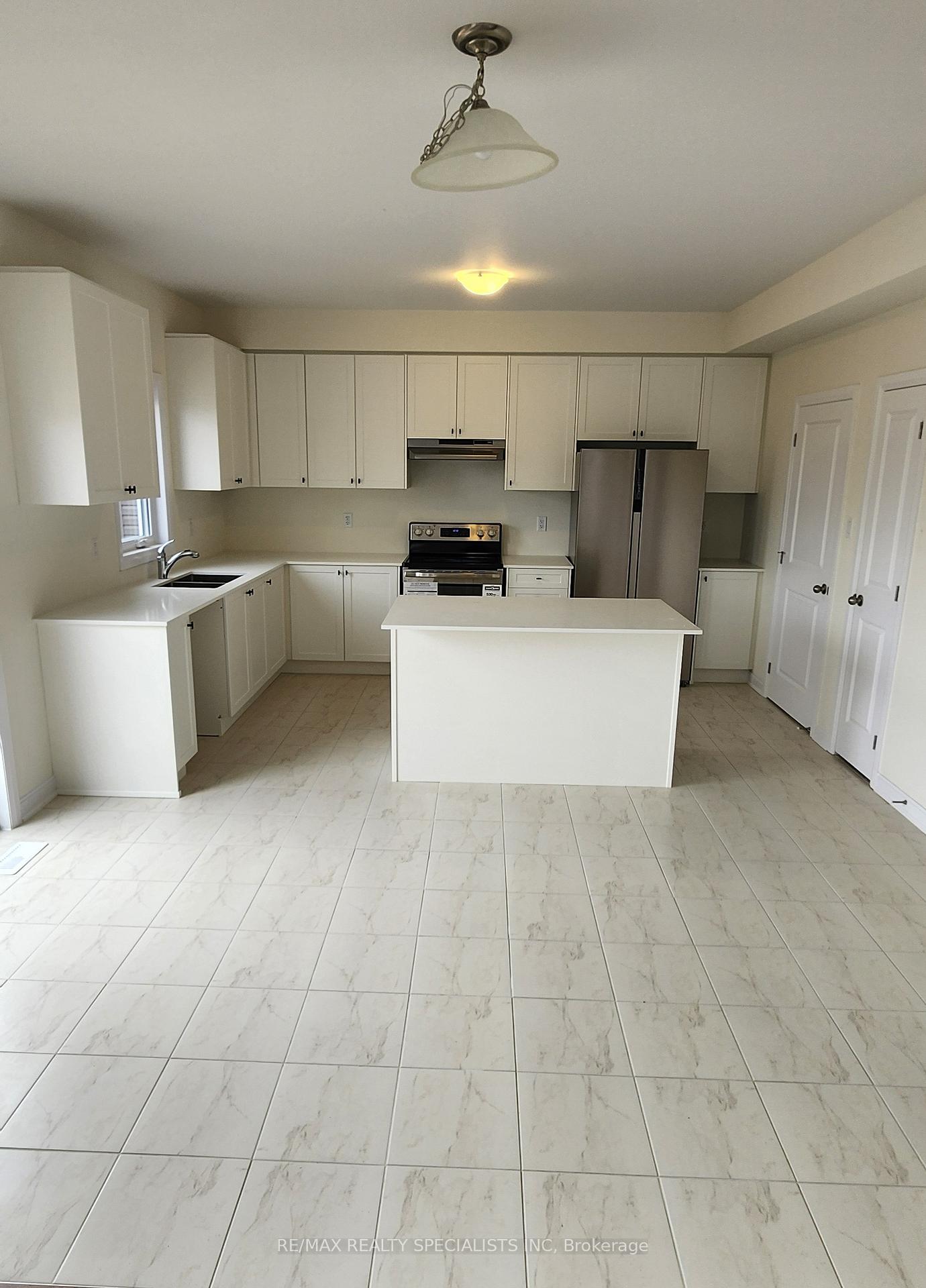 Photo 4 of 114 Windermere Boulevard, Loyalist, Bath — HOMEH