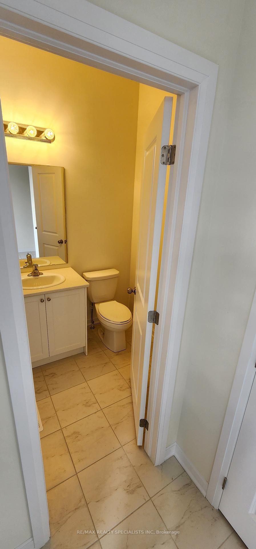 Photo 5 of 114 Windermere Boulevard, Loyalist, Bath — HOMEH