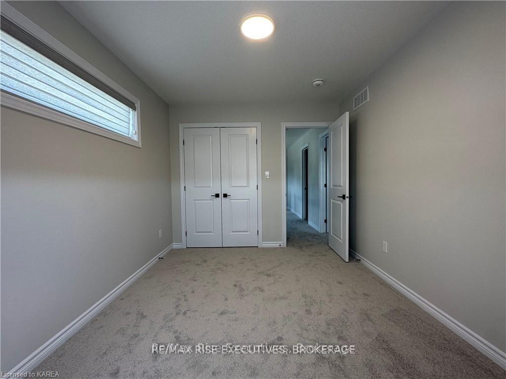 Photo 5 of 1375 Woodfield Crescent, Kingston, City Northwest — HOMEH
