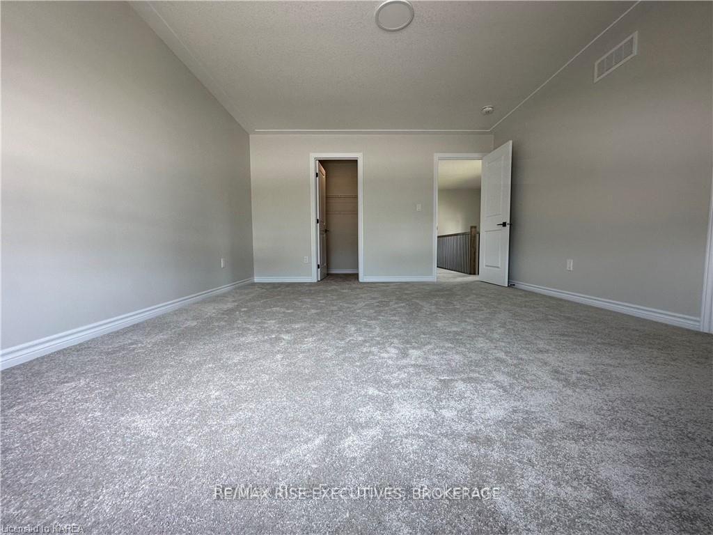 Photo 7 of 1375 Woodfield Crescent, Kingston, City Northwest — HOMEH