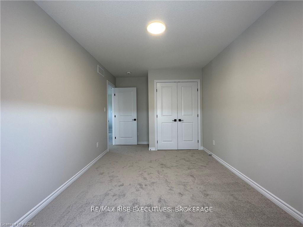 Photo 8 of 1375 Woodfield Crescent, Kingston, City Northwest — HOMEH