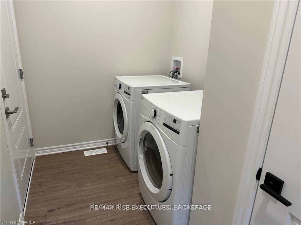 Photo 10 of 1375 Woodfield Crescent, Kingston, City Northwest — HOMEH