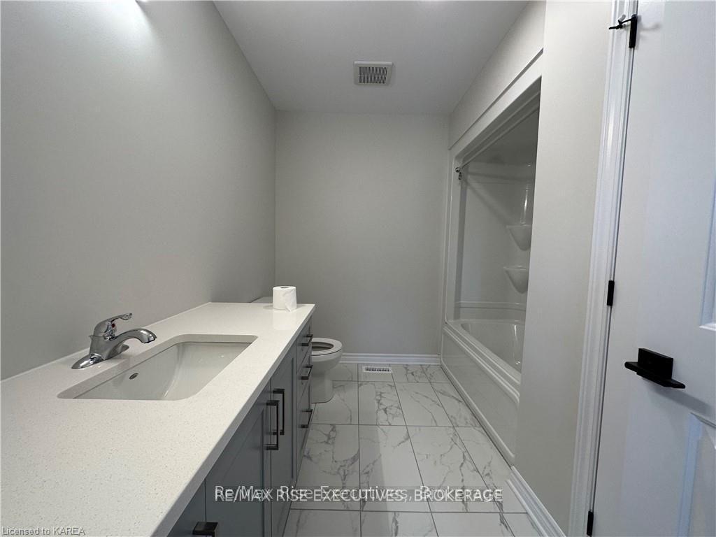 Photo 13 of 1375 Woodfield Crescent, Kingston, City Northwest — HOMEH
