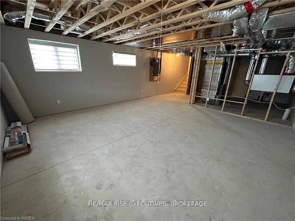 Photo 14 of 1375 Woodfield Crescent, Kingston, City Northwest — HOMEH