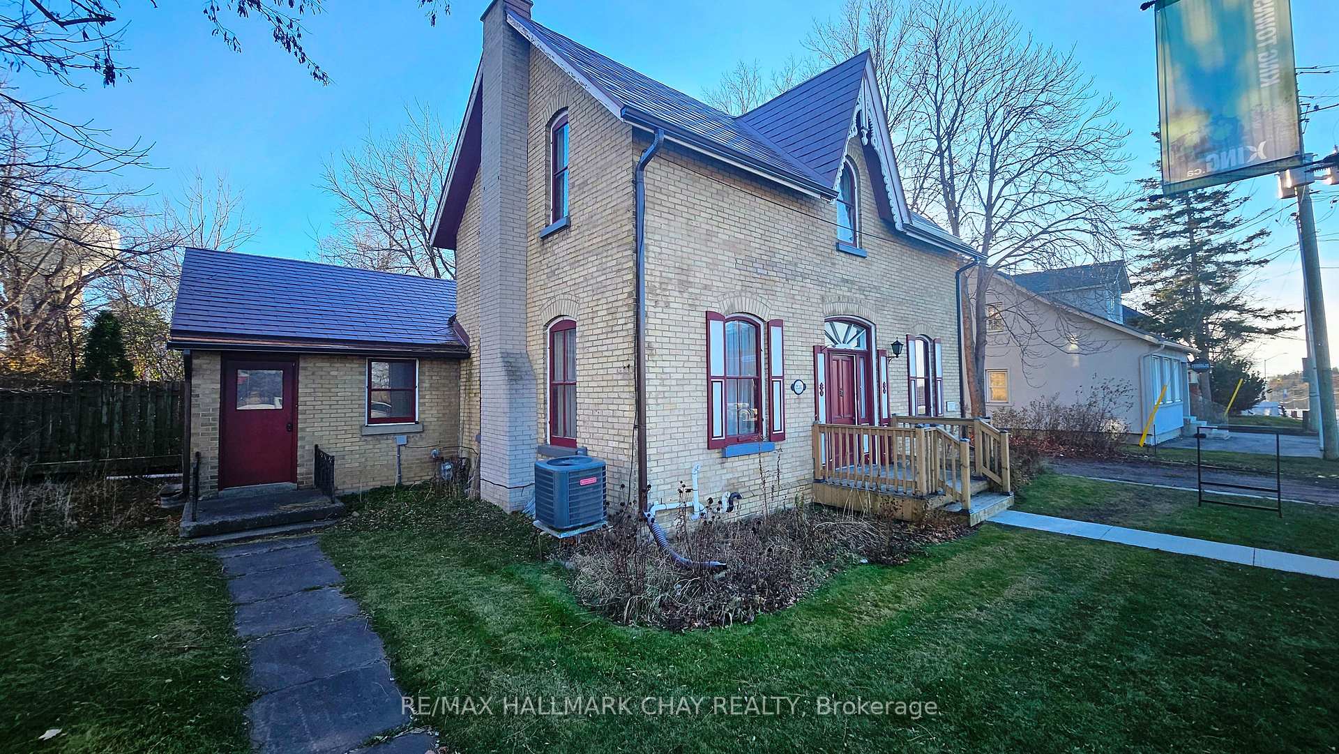 Photo 5 of 2207 King Road, King, King City — HOMEH