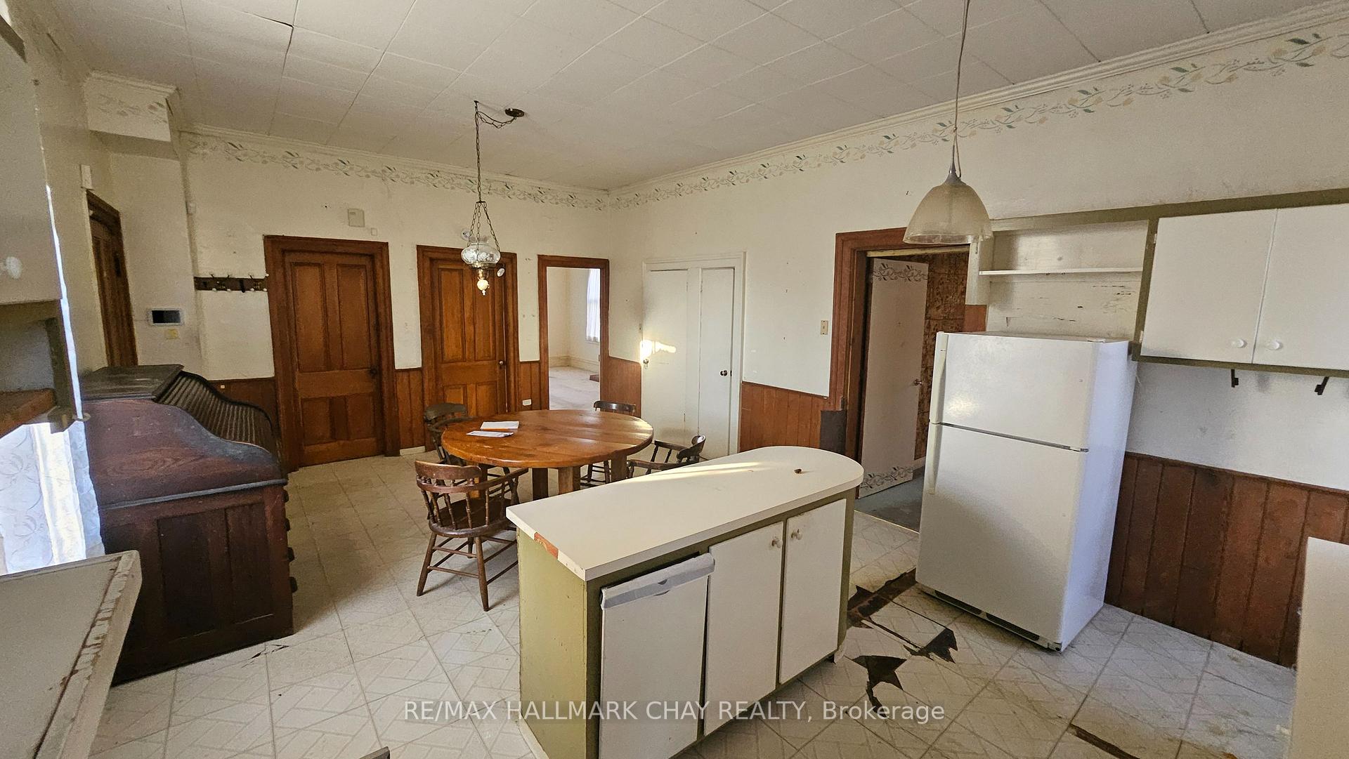 Photo 18 of 2207 King Road, King, King City — HOMEH