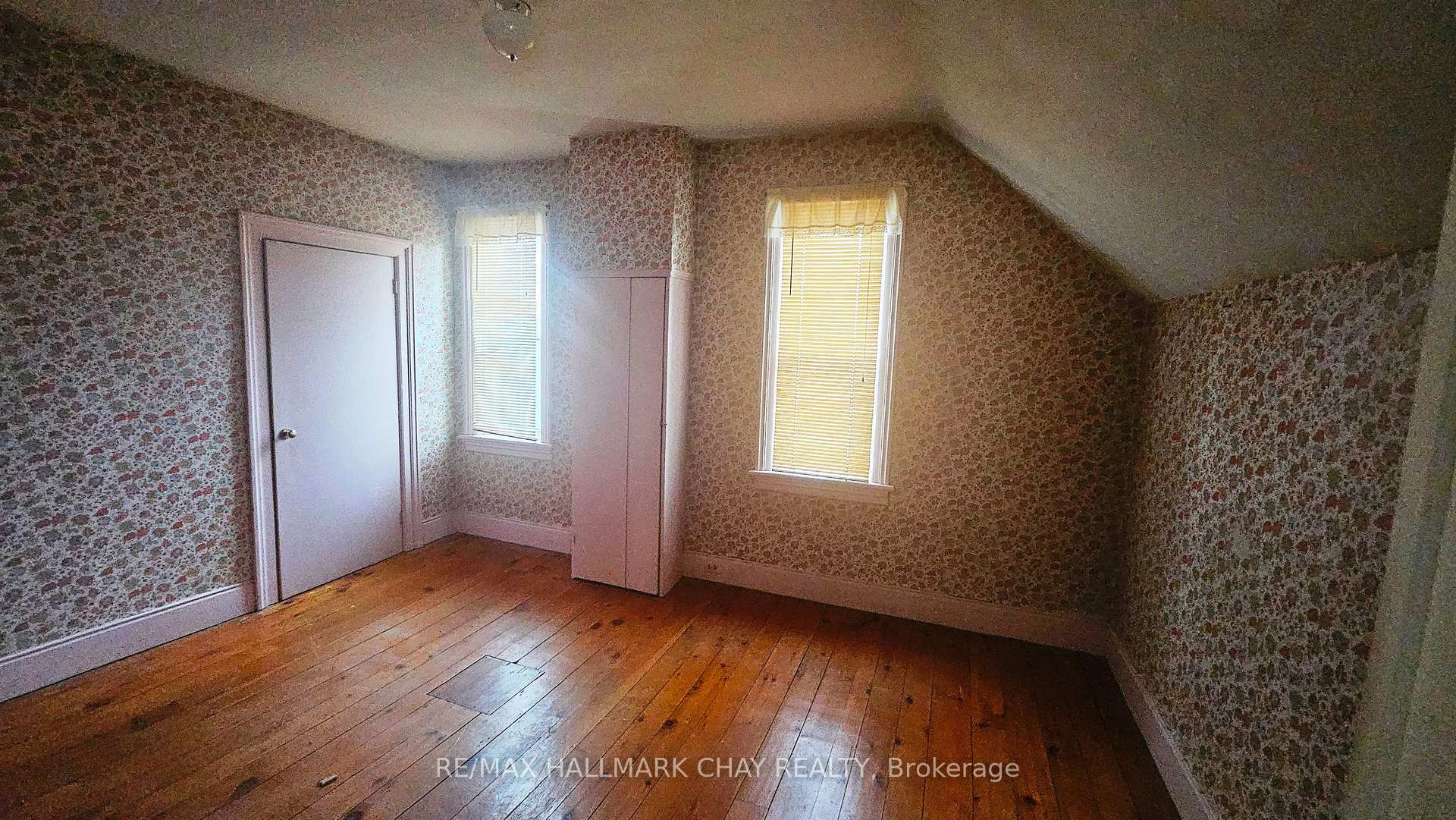 Photo 31 of 2207 King Road, King, King City — HOMEH