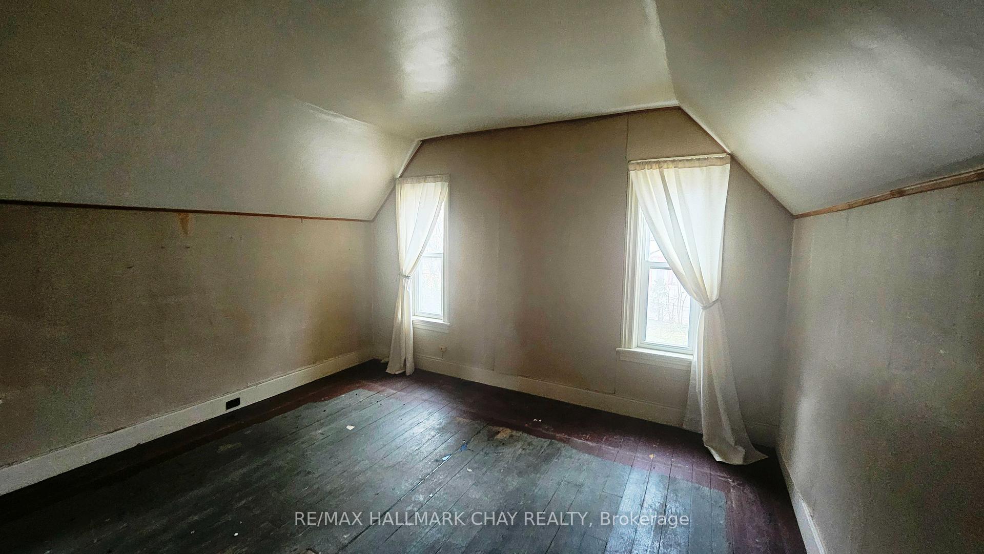 Photo 39 of 2207 King Road, King, King City — HOMEH