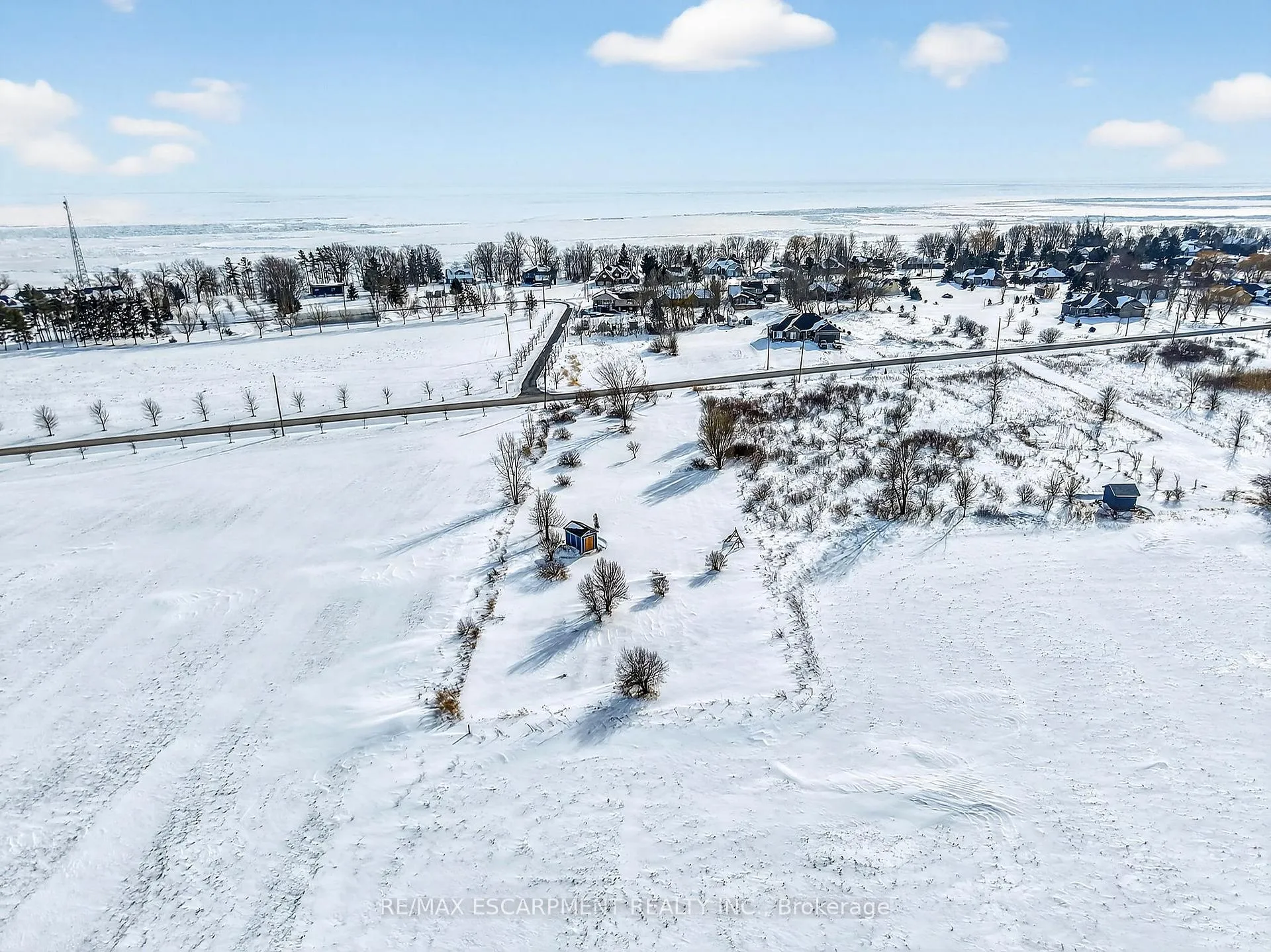 Photo 5 of 360 Lighthouse Drive, Haldimand, Dunnville — HOMEH