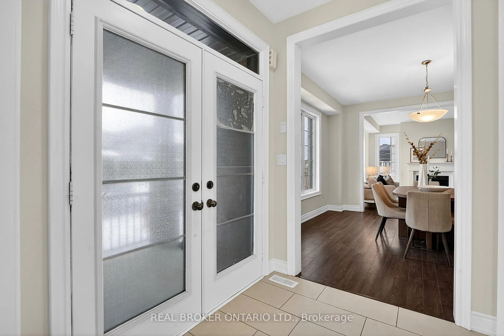 Photo 7 of 47 Pagebrook Crescent, Hamilton, Stoney Creek Mountain — HOMEH
