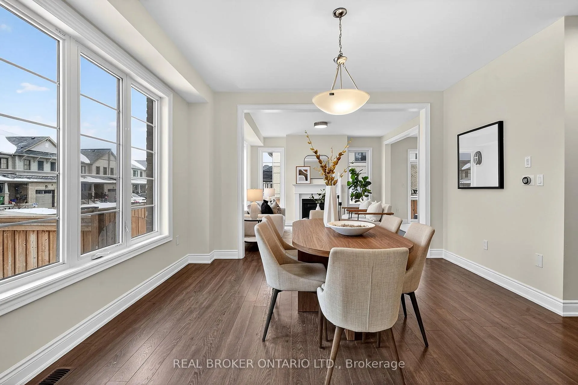 Photo 8 of 47 Pagebrook Crescent, Hamilton, Stoney Creek Mountain — HOMEH