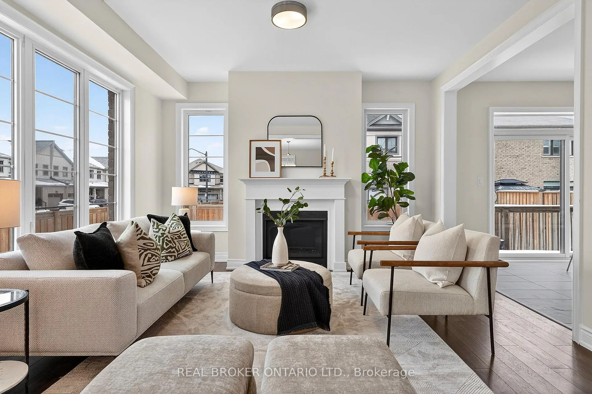 Photo 11 of 47 Pagebrook Crescent, Hamilton, Stoney Creek Mountain — HOMEH