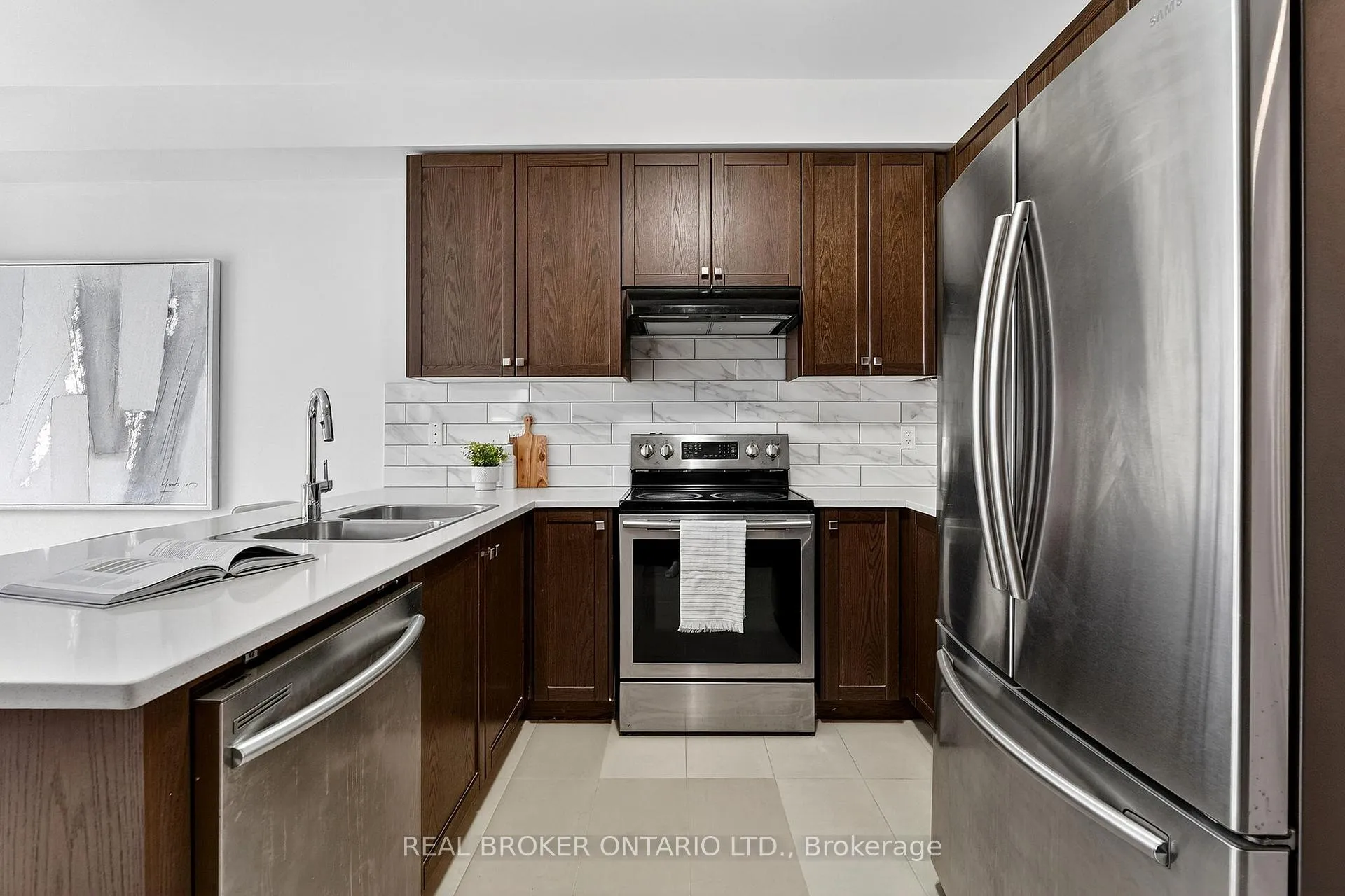 Photo 14 of 47 Pagebrook Crescent, Hamilton, Stoney Creek Mountain — HOMEH