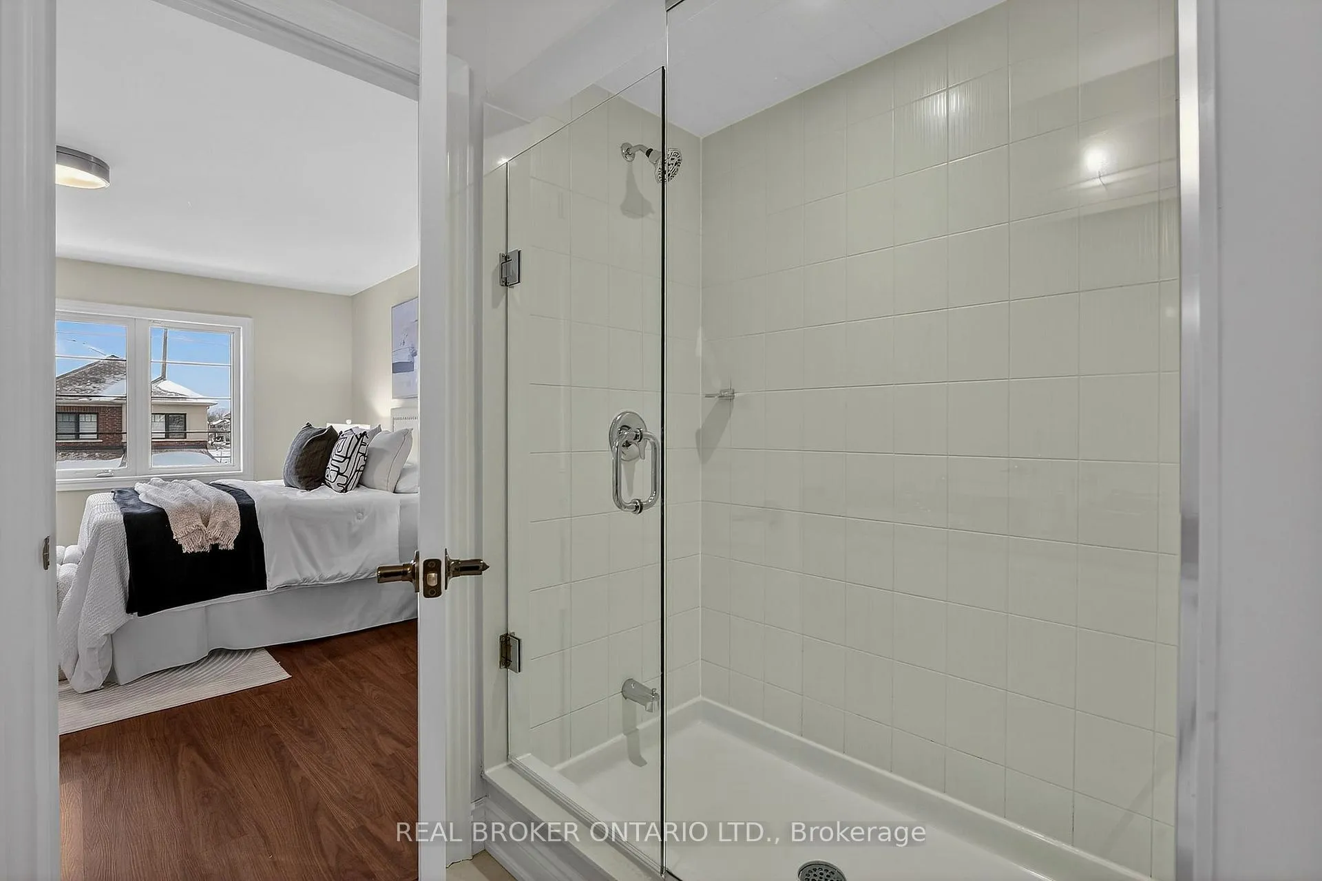 Photo 21 of 47 Pagebrook Crescent, Hamilton, Stoney Creek Mountain — HOMEH