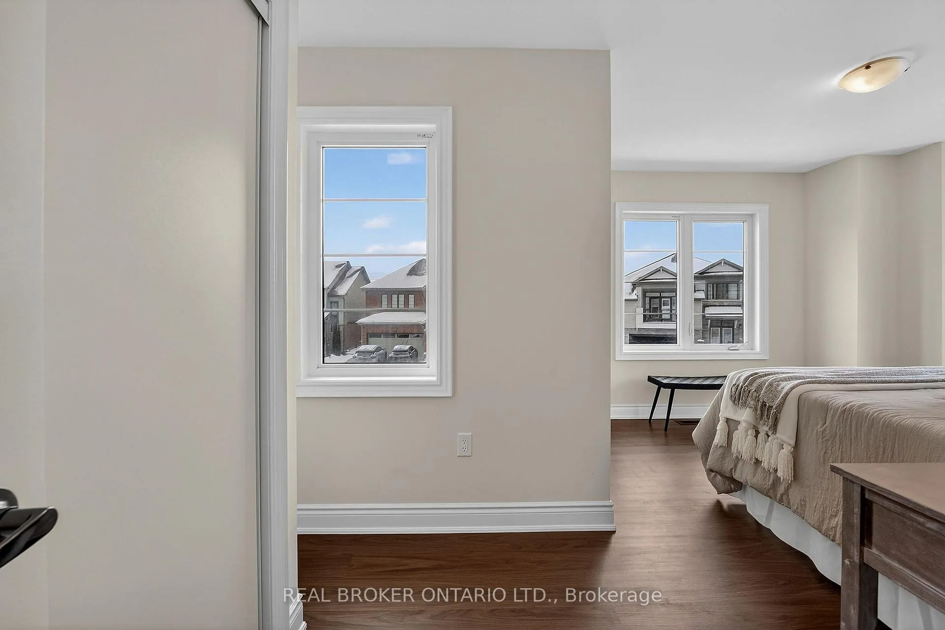 Photo 23 of 47 Pagebrook Crescent, Hamilton, Stoney Creek Mountain — HOMEH