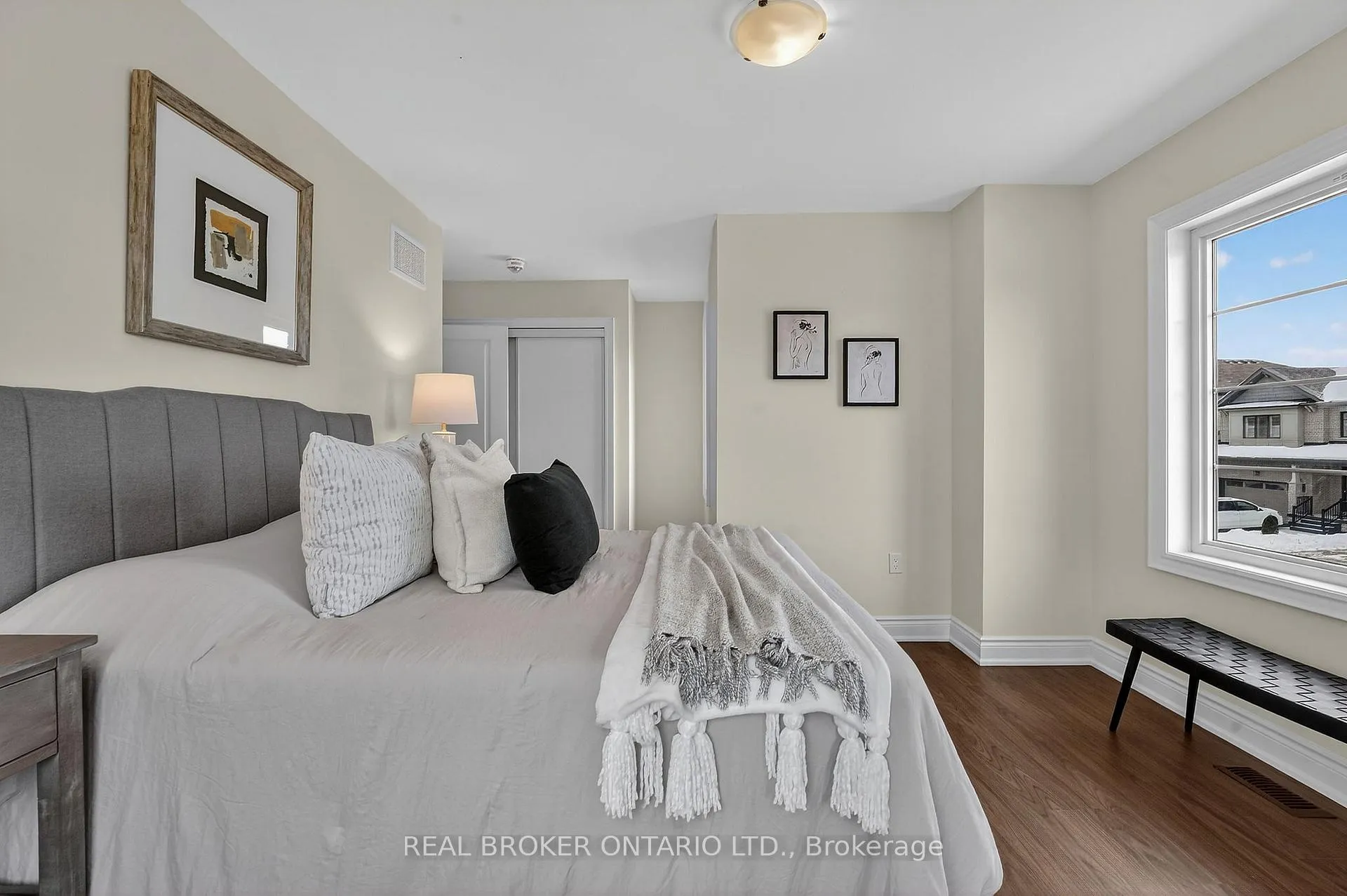 Photo 24 of 47 Pagebrook Crescent, Hamilton, Stoney Creek Mountain — HOMEH