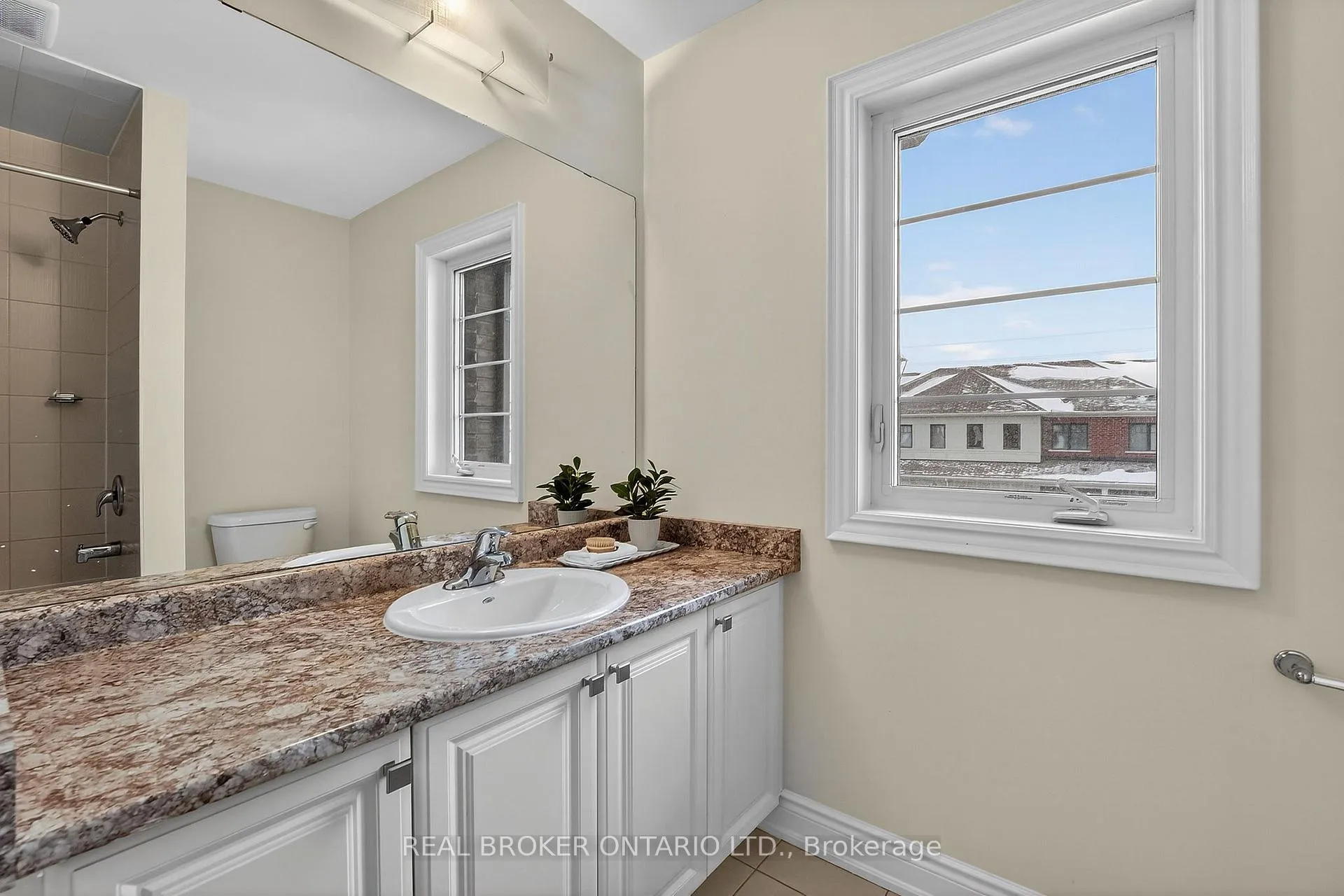 Photo 30 of 47 Pagebrook Crescent, Hamilton, Stoney Creek Mountain — HOMEH