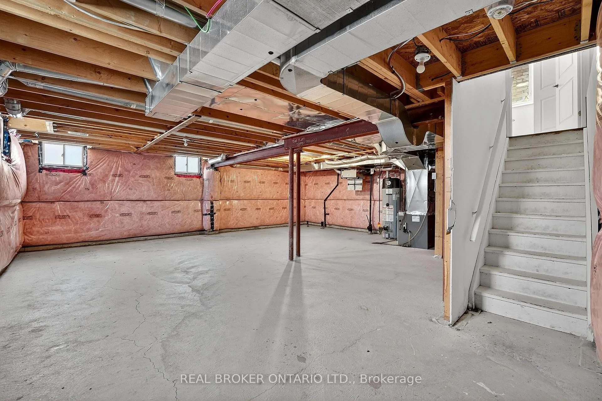 Photo 31 of 47 Pagebrook Crescent, Hamilton, Stoney Creek Mountain — HOMEH