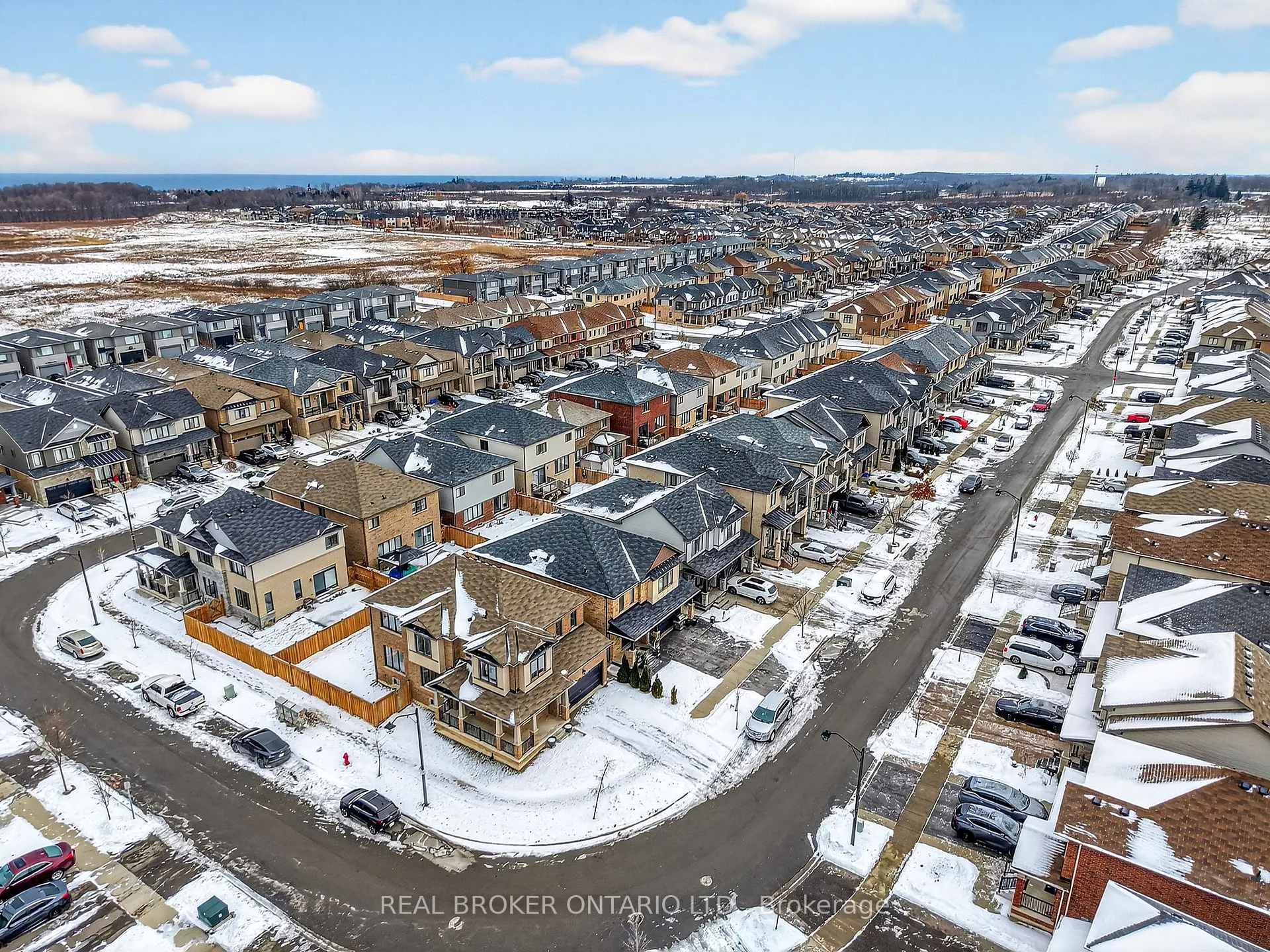 Photo 36 of 47 Pagebrook Crescent, Hamilton, Stoney Creek Mountain — HOMEH