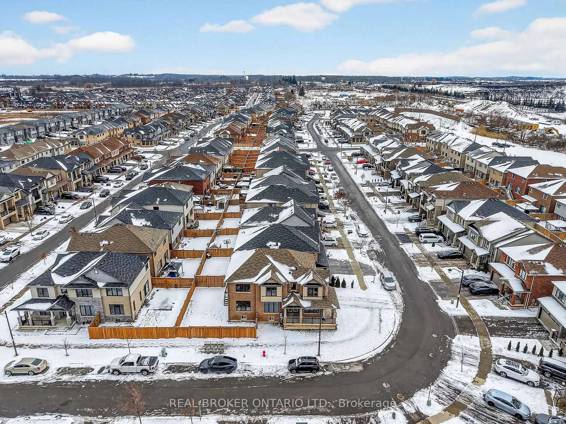 Photo 37 of 47 Pagebrook Crescent, Hamilton, Stoney Creek Mountain — HOMEH