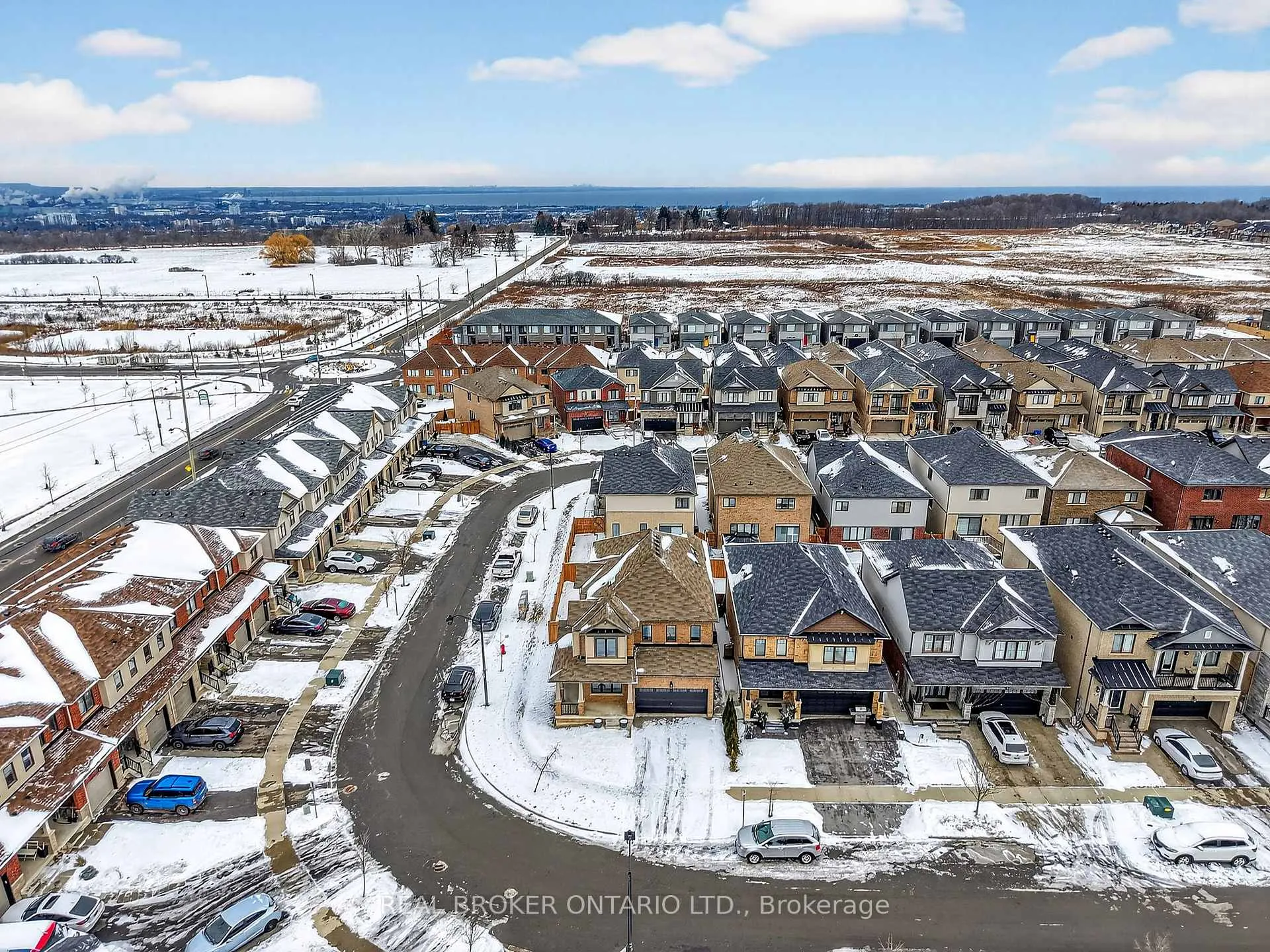 Photo 38 of 47 Pagebrook Crescent, Hamilton, Stoney Creek Mountain — HOMEH