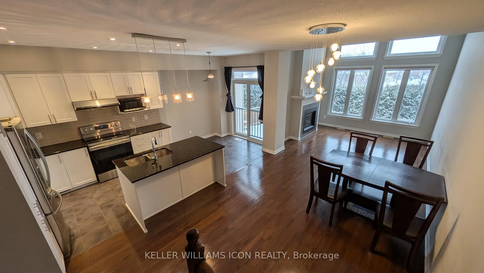 Photo 3 of 932 Fletcher Circle, Ottawa, Kanata - Kanata Lakes/Heritage Hills — HOMEH