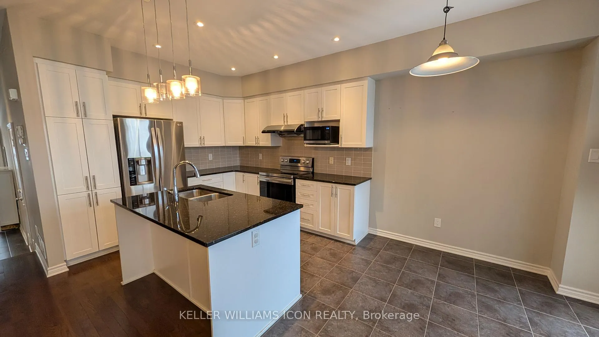 Photo 8 of 932 Fletcher Circle, Ottawa, Kanata - Kanata Lakes/Heritage Hills — HOMEH