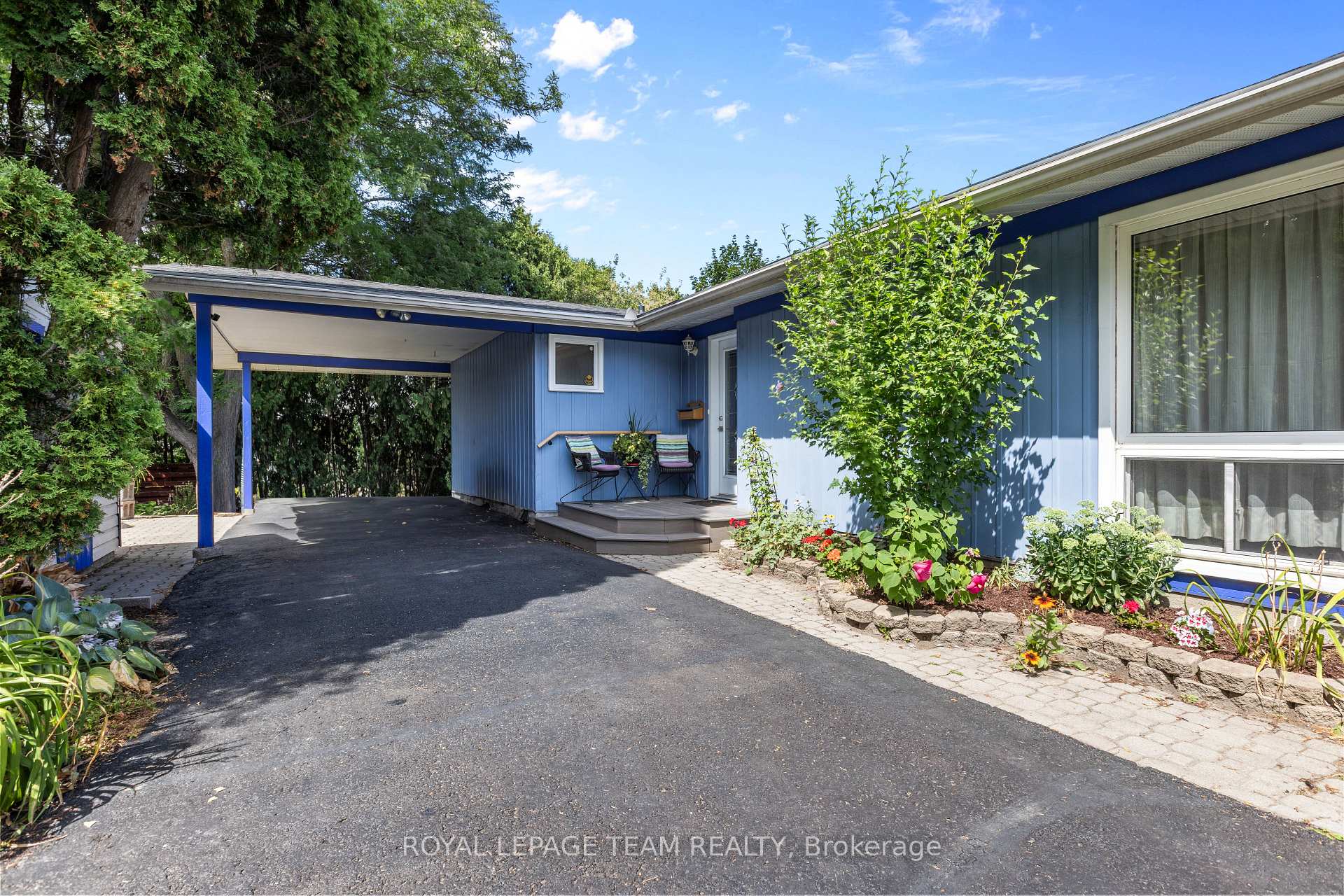 Photo 3 of 153 David Drive, Ottawa, Meadowlands/St. Claire Gardens — HOMEH