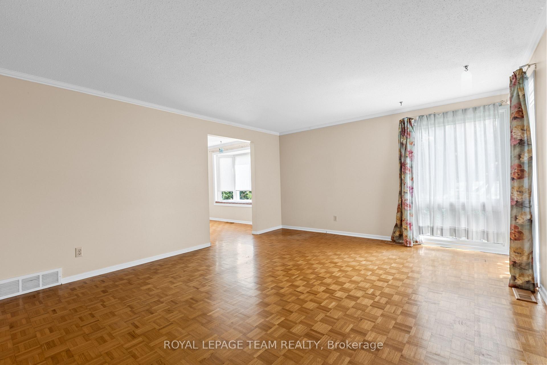 Photo 7 of 153 David Drive, Ottawa, Meadowlands/St. Claire Gardens — HOMEH