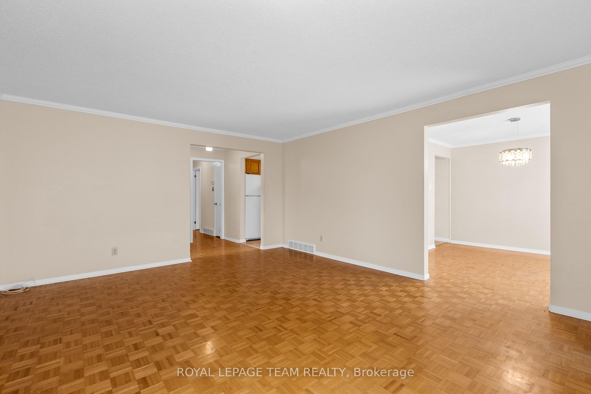 Photo 9 of 153 David Drive, Ottawa, Meadowlands/St. Claire Gardens — HOMEH