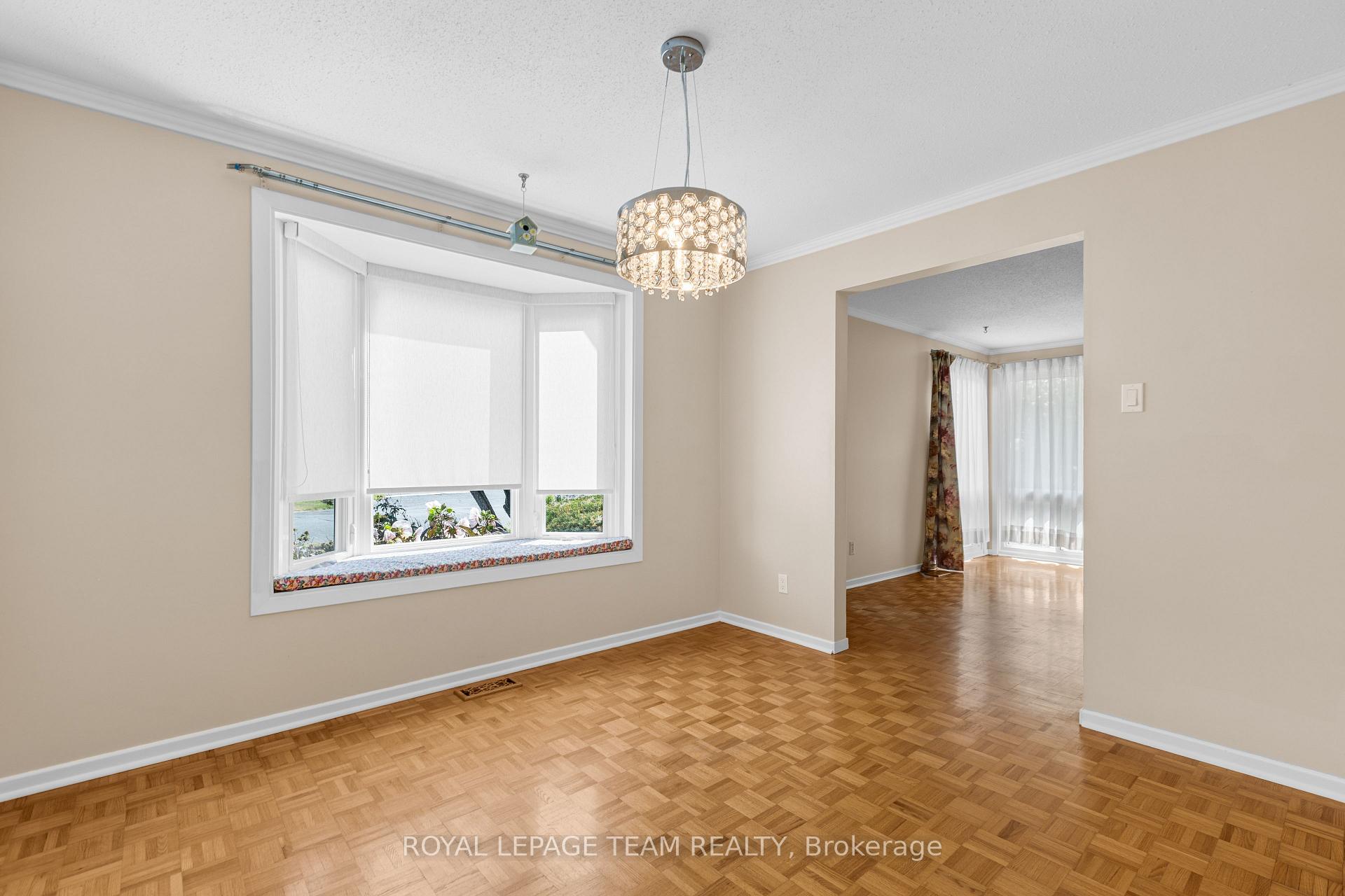 Photo 10 of 153 David Drive, Ottawa, Meadowlands/St. Claire Gardens — HOMEH