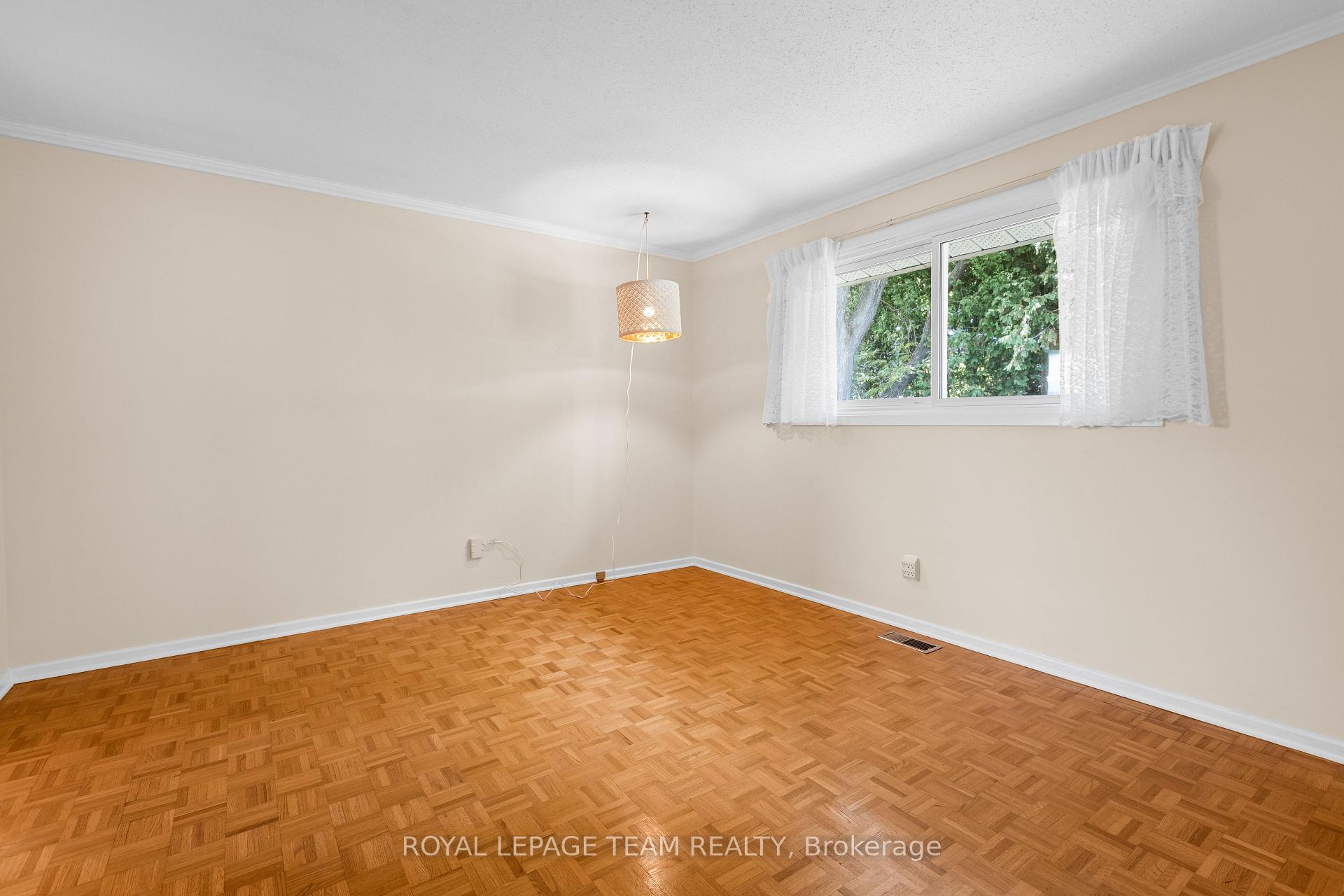 Photo 16 of 153 David Drive, Ottawa, Meadowlands/St. Claire Gardens — HOMEH