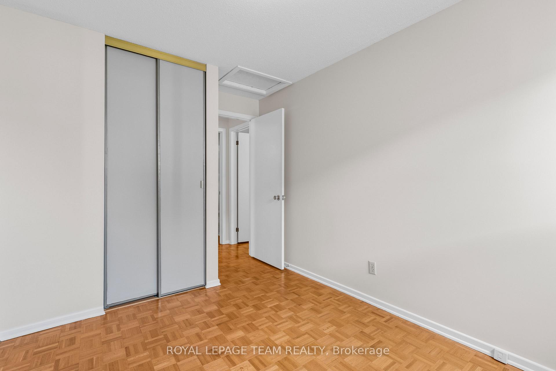 Photo 19 of 153 David Drive, Ottawa, Meadowlands/St. Claire Gardens — HOMEH