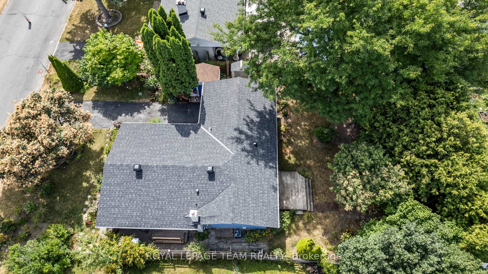 Photo 35 of 153 David Drive, Ottawa, Meadowlands/St. Claire Gardens — HOMEH