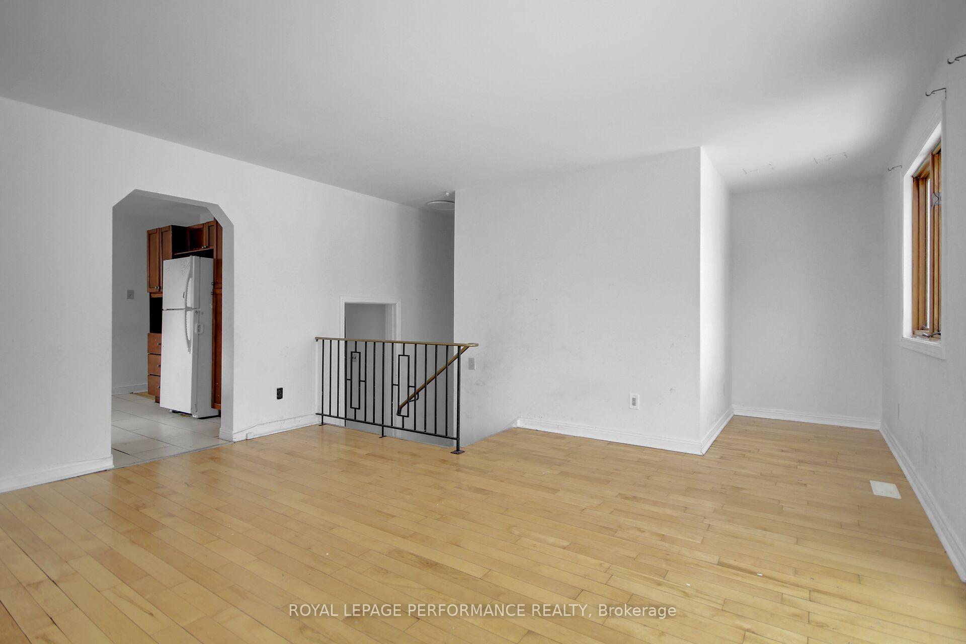 Photo 3 of 2647 Ayers Avenue, Ottawa, Ridgemont — HOMEH