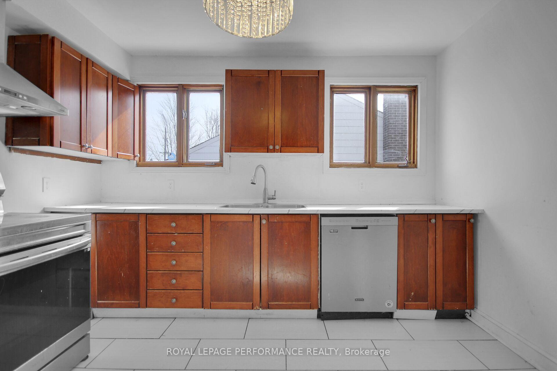 Photo 4 of 2647 Ayers Avenue, Ottawa, Ridgemont — HOMEH