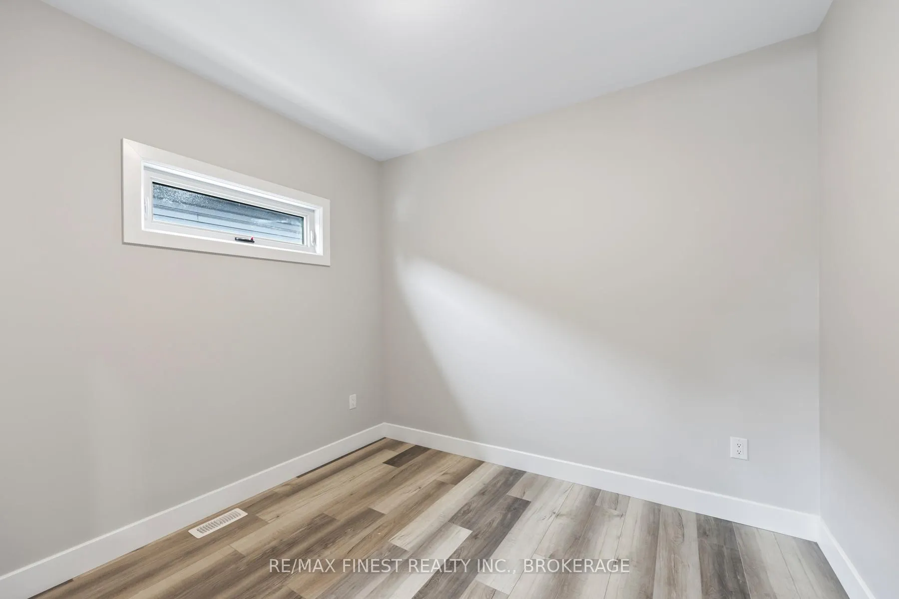 Photo 26 of 161 Creighton Drive, Loyalist, Lennox and Addington - South — HOMEH