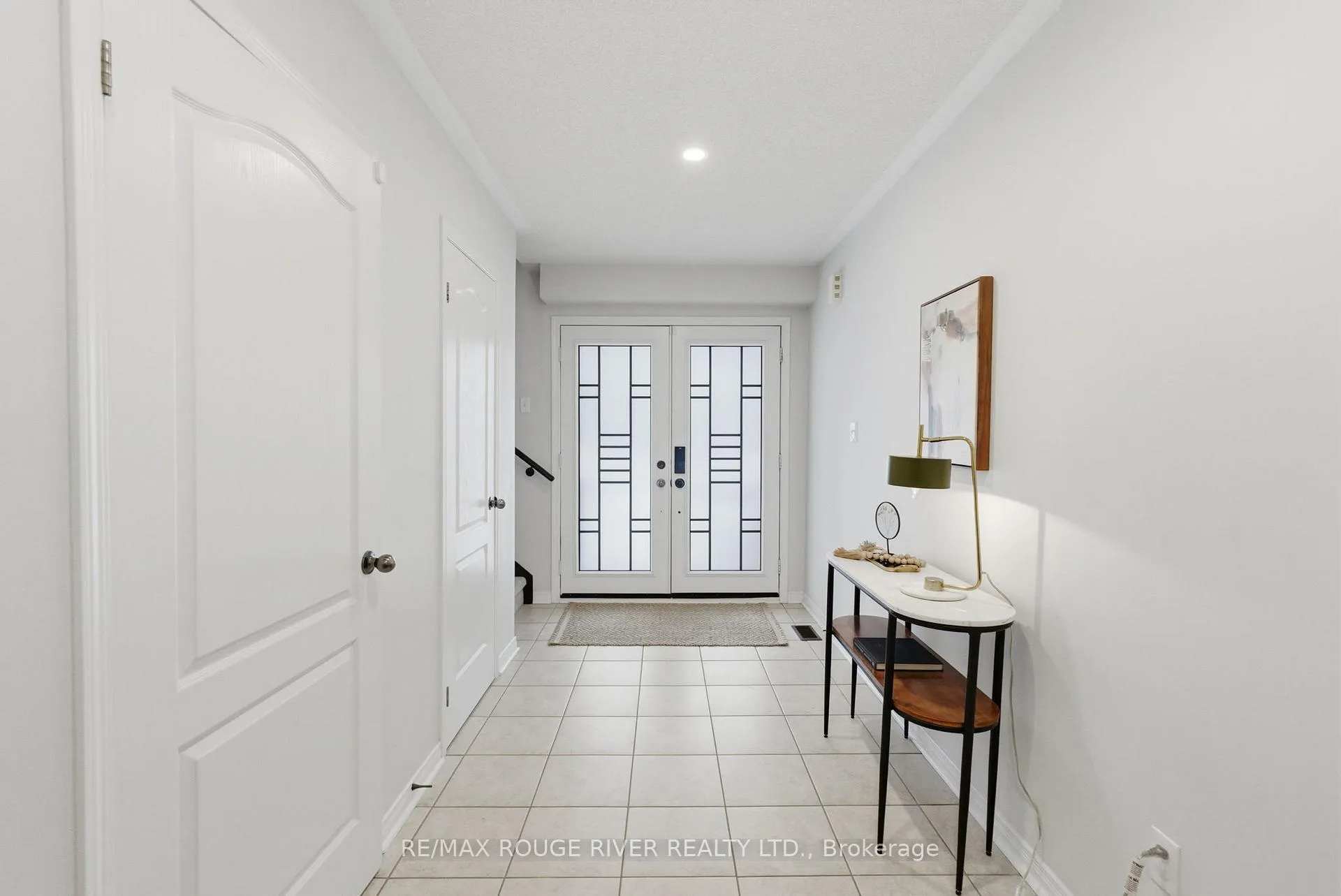 Photo 2 of 122 Edwin Carr Street, Clarington, Bowmanville — HOMEH