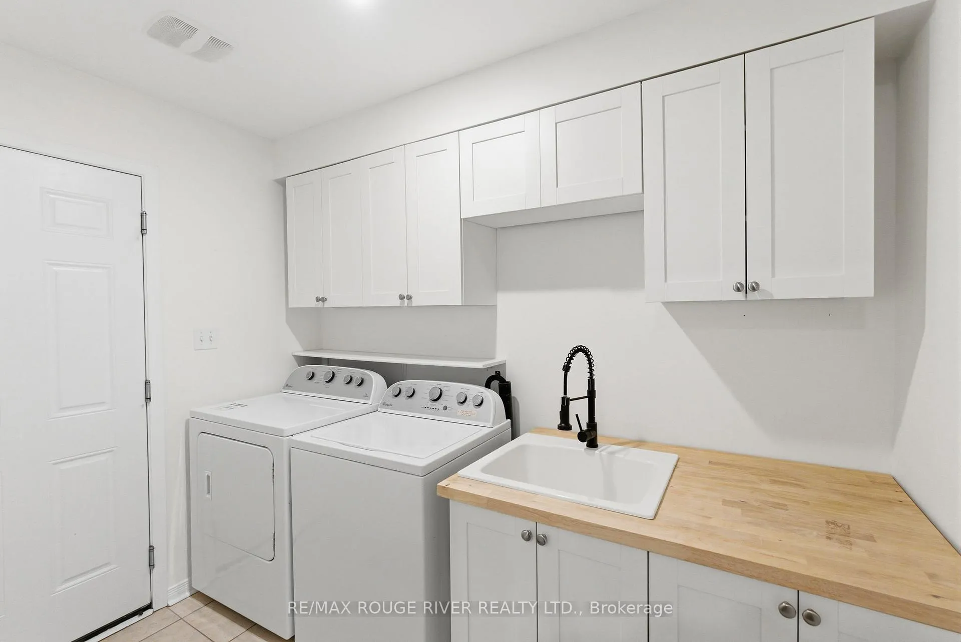 Photo 7 of 122 Edwin Carr Street, Clarington, Bowmanville — HOMEH