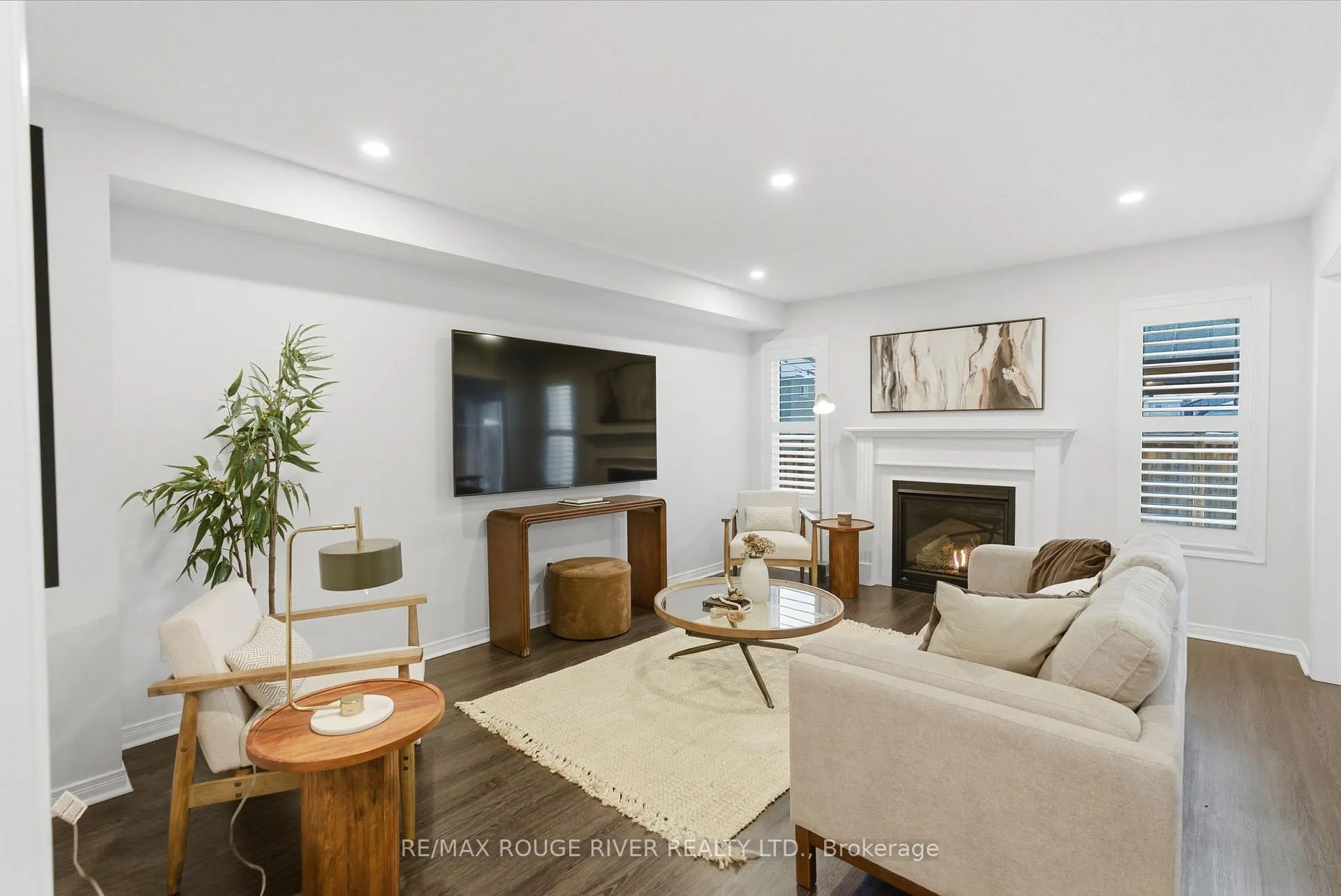Photo 8 of 122 Edwin Carr Street, Clarington, Bowmanville — HOMEH