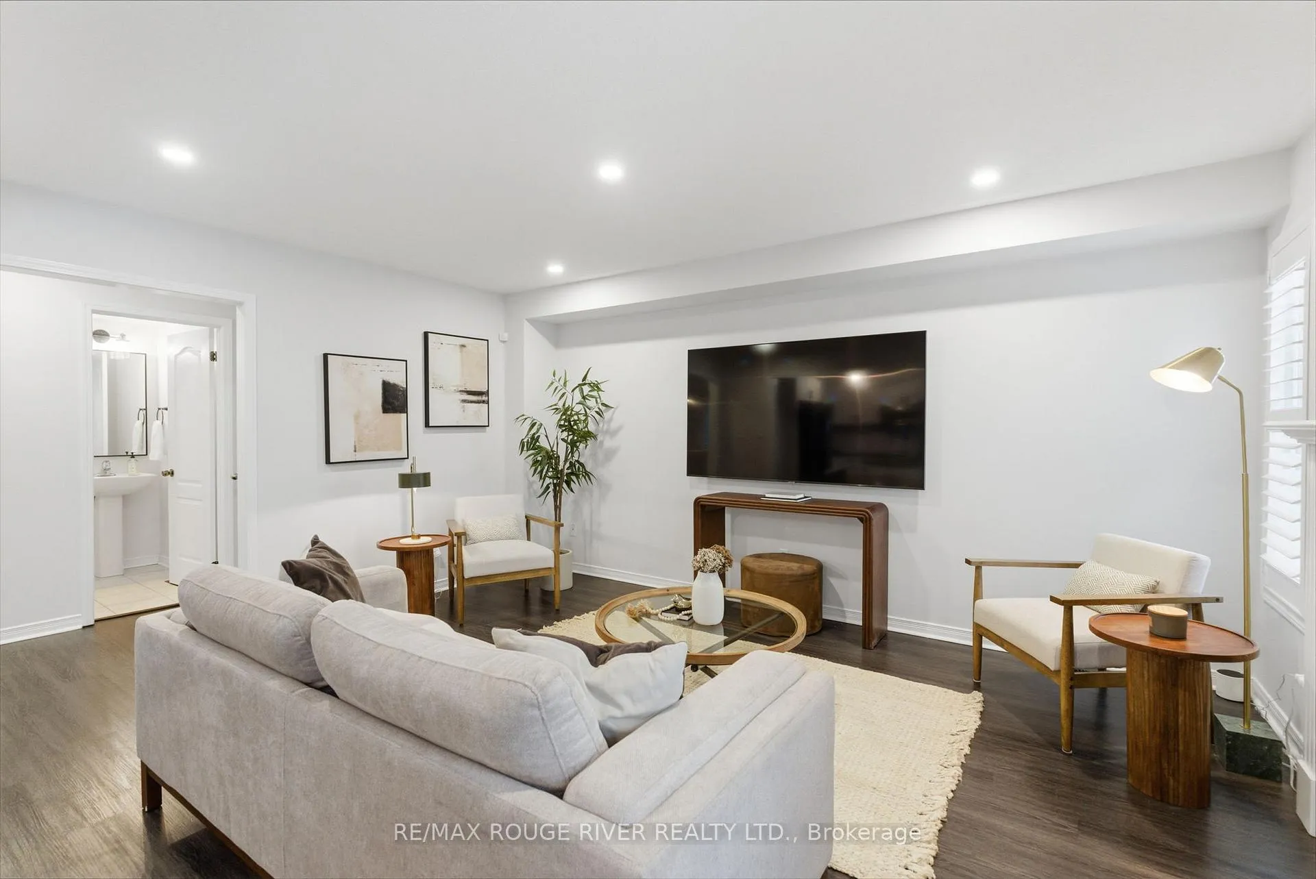 Photo 11 of 122 Edwin Carr Street, Clarington, Bowmanville — HOMEH