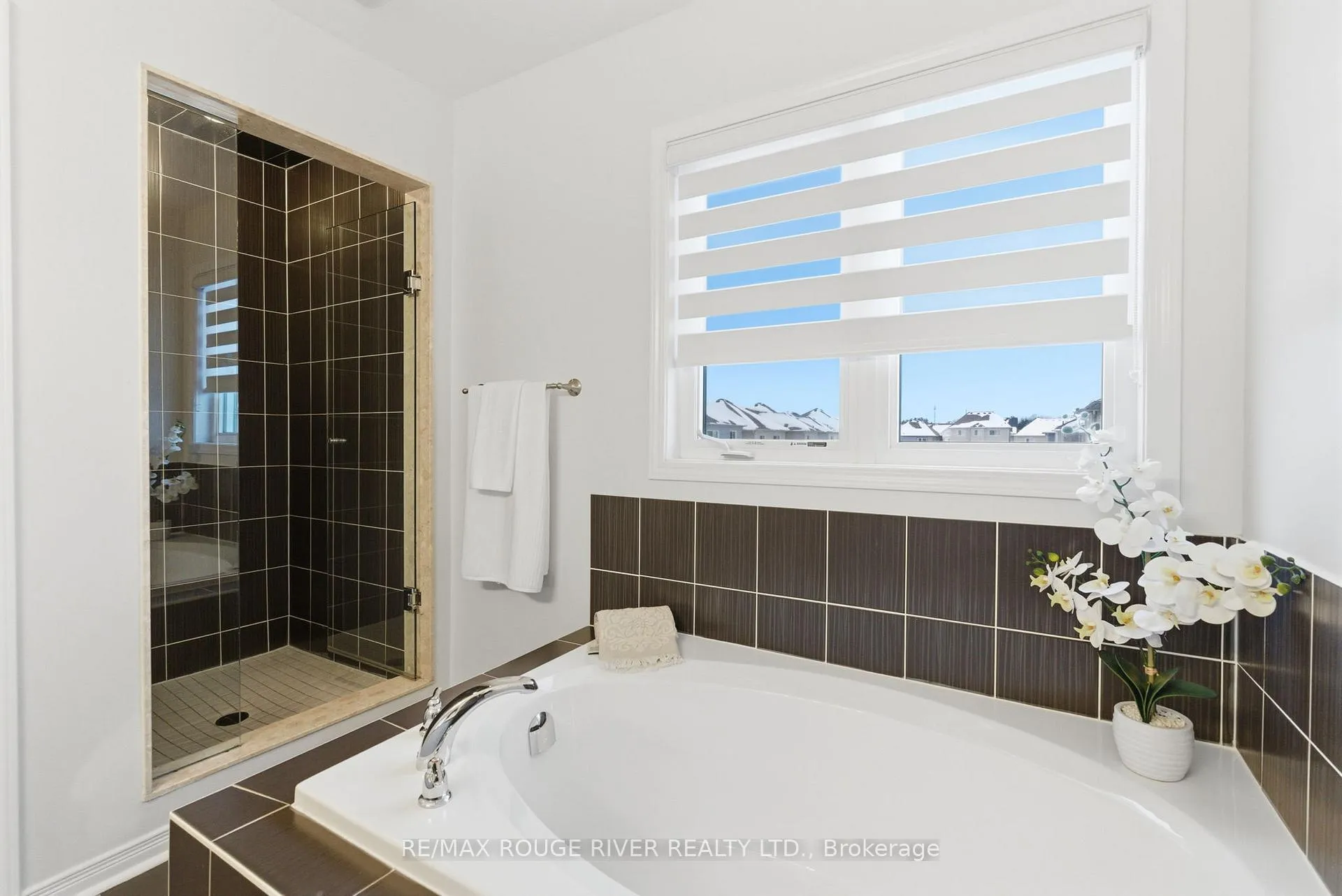 Photo 29 of 122 Edwin Carr Street, Clarington, Bowmanville — HOMEH