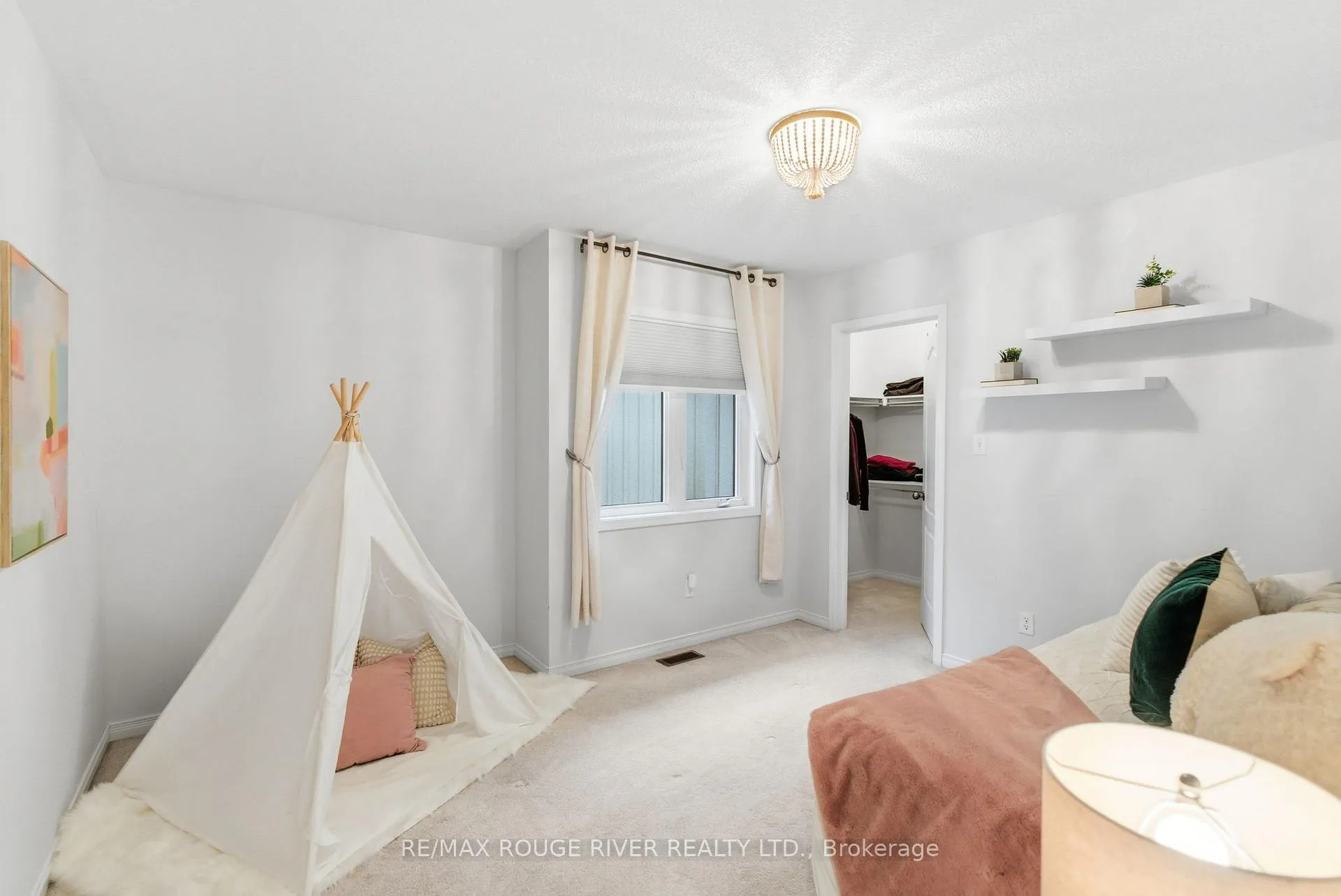 Photo 34 of 122 Edwin Carr Street, Clarington, Bowmanville — HOMEH