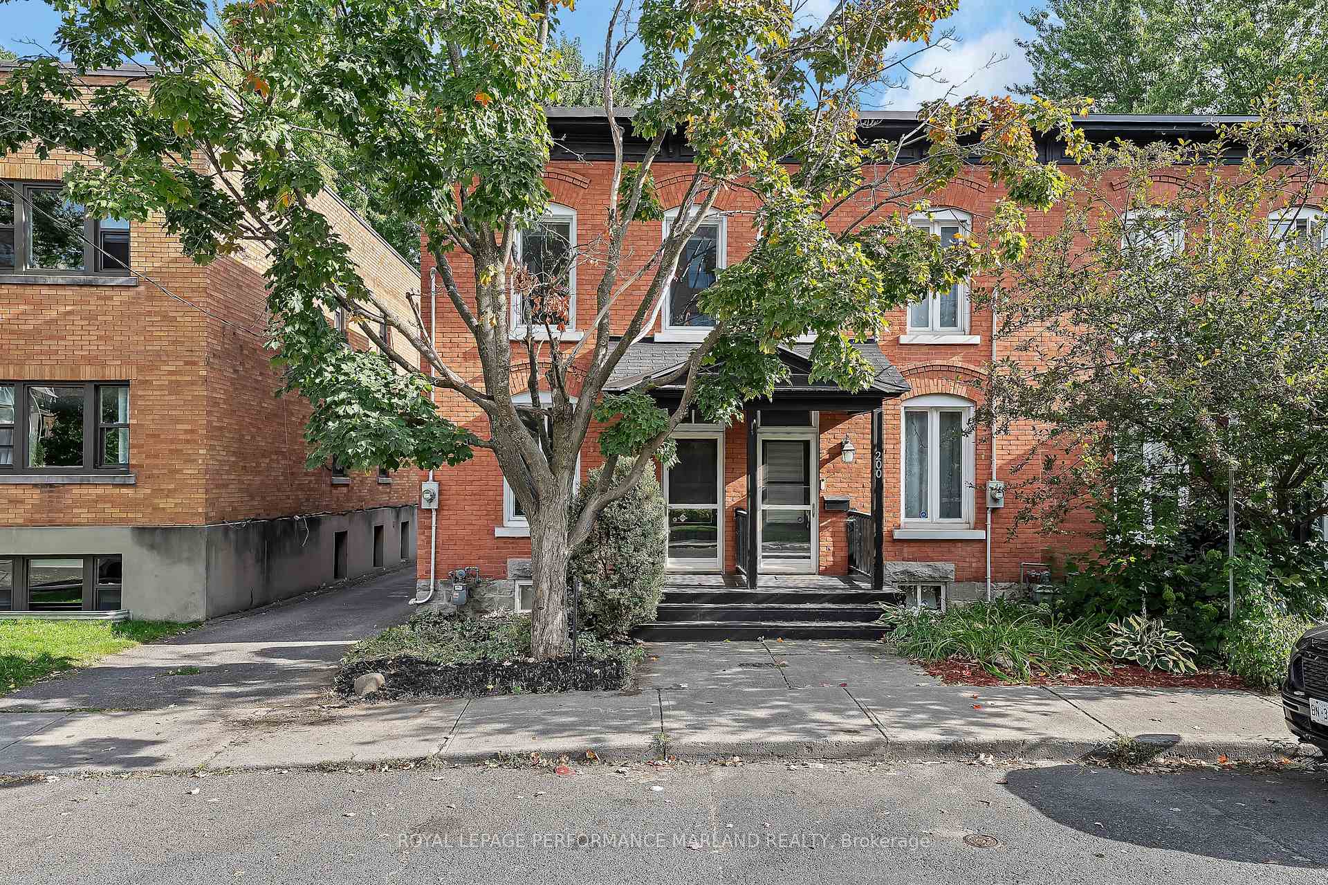 Front of 202 Bolton Street