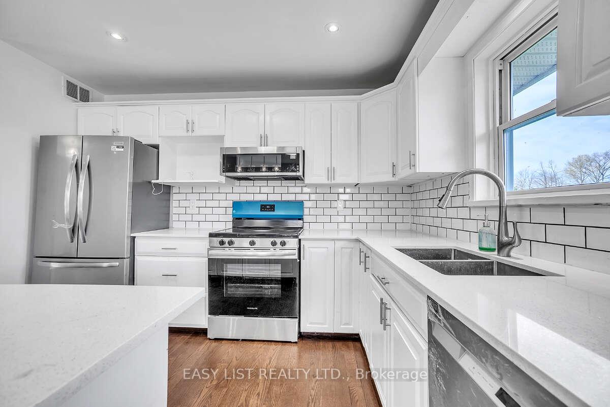 Photo 6 of 123 Livingwood Crescent, Madoc — HOMEH